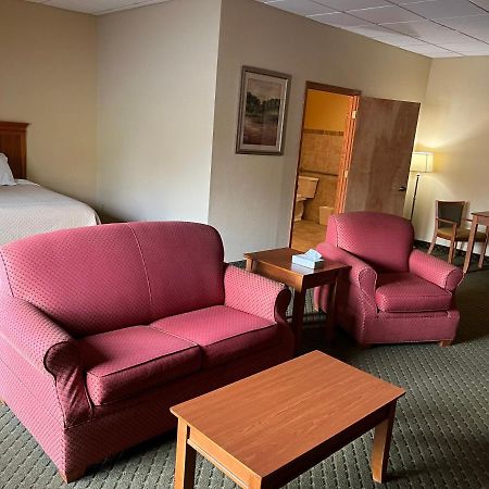 Days Inn & Suites By Wyndham Sutton Flatwoods Eksteriør billede