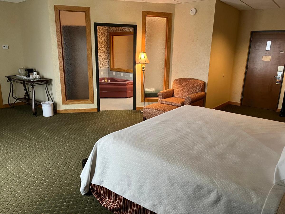 Days Inn & Suites By Wyndham Sutton Flatwoods Eksteriør billede