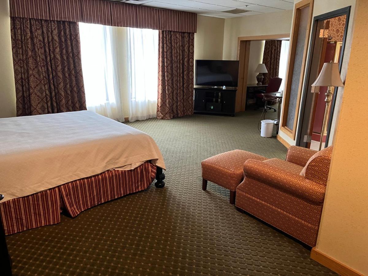 Days Inn & Suites By Wyndham Sutton Flatwoods Eksteriør billede