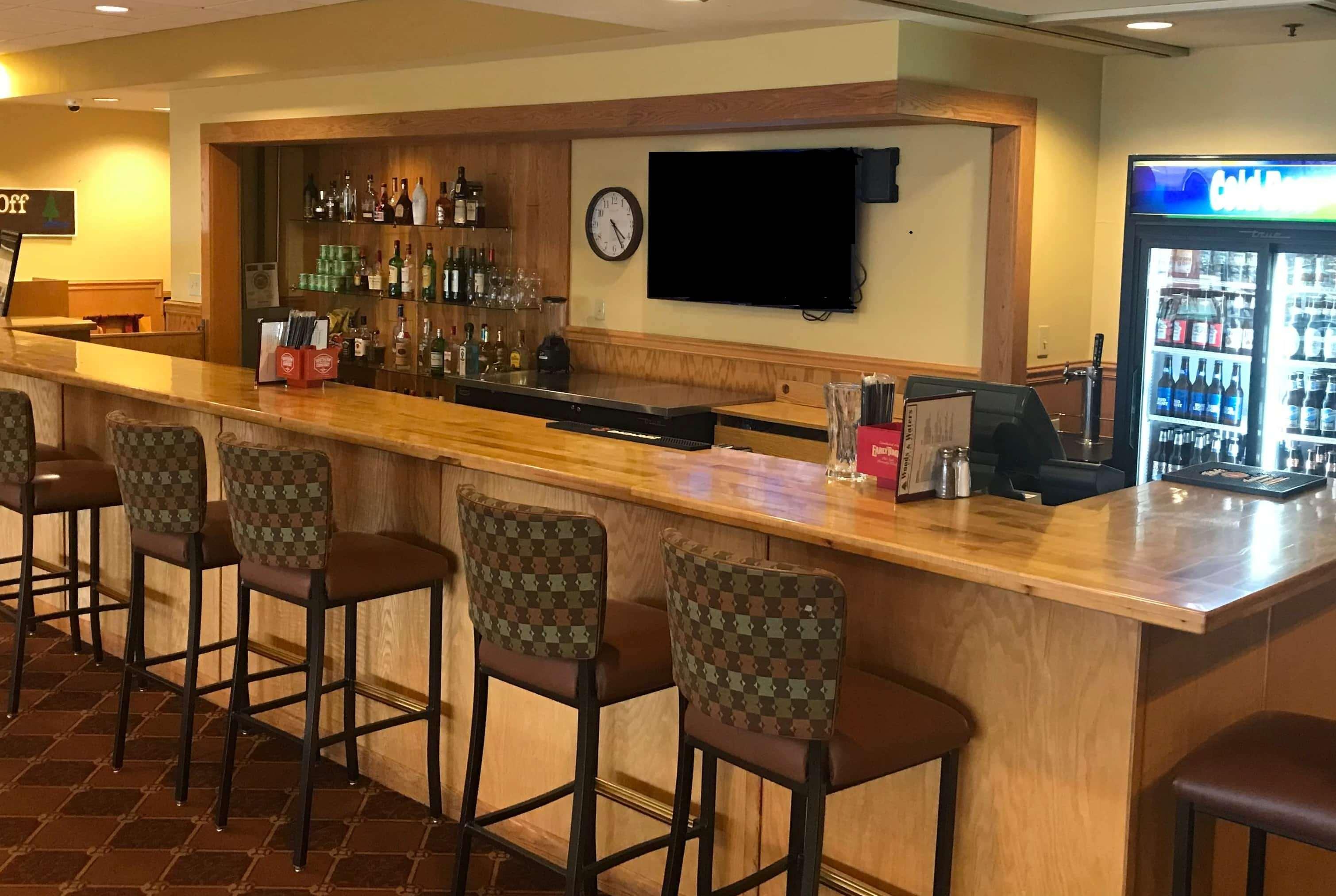 Days Inn & Suites By Wyndham Sutton Flatwoods Eksteriør billede