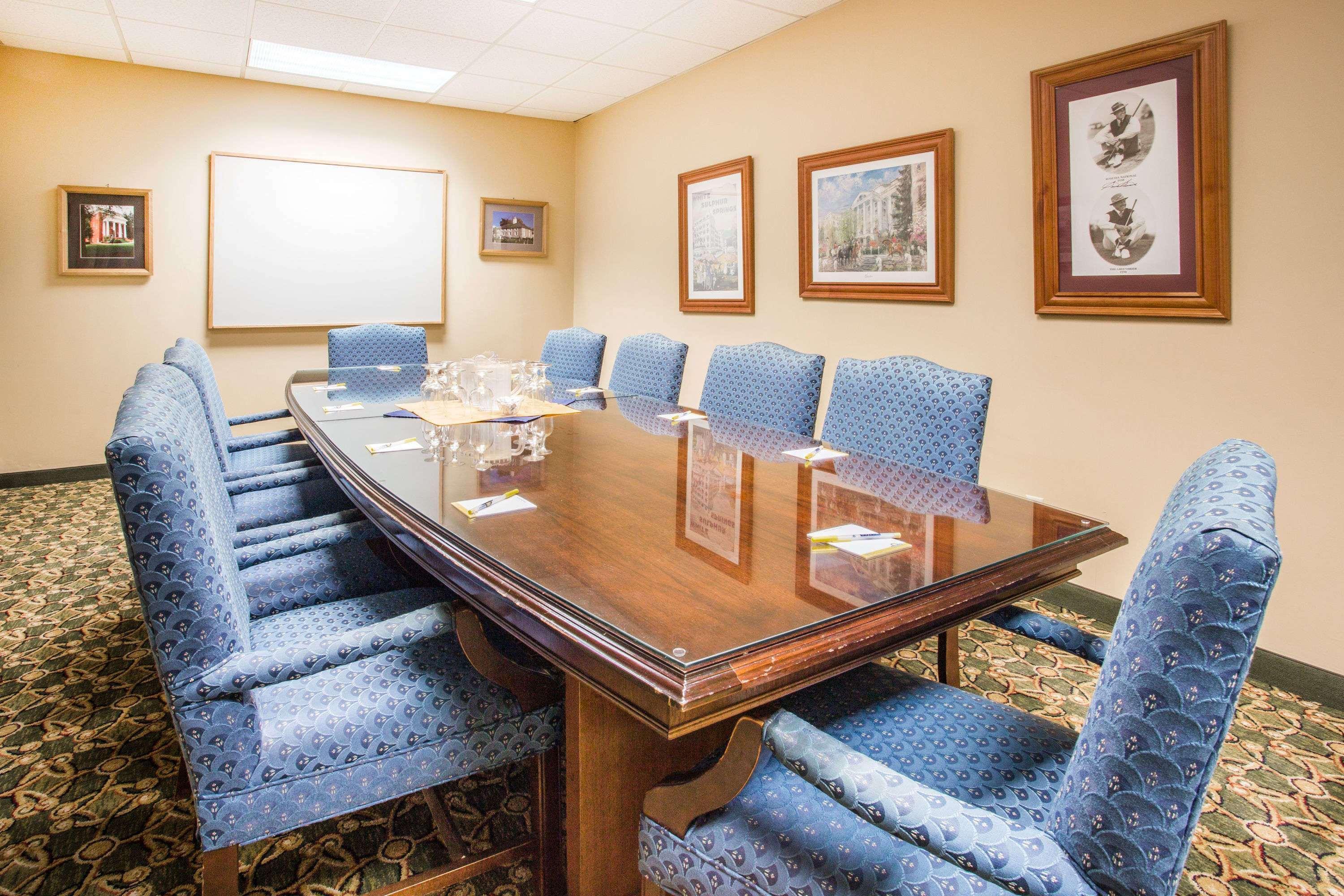 Days Inn & Suites By Wyndham Sutton Flatwoods Eksteriør billede